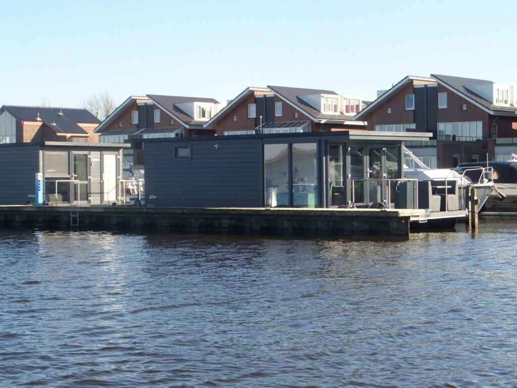 Modern Houseboat With Air Conditioning Located In Marina Uitgeest Εξωτερικό φωτογραφία